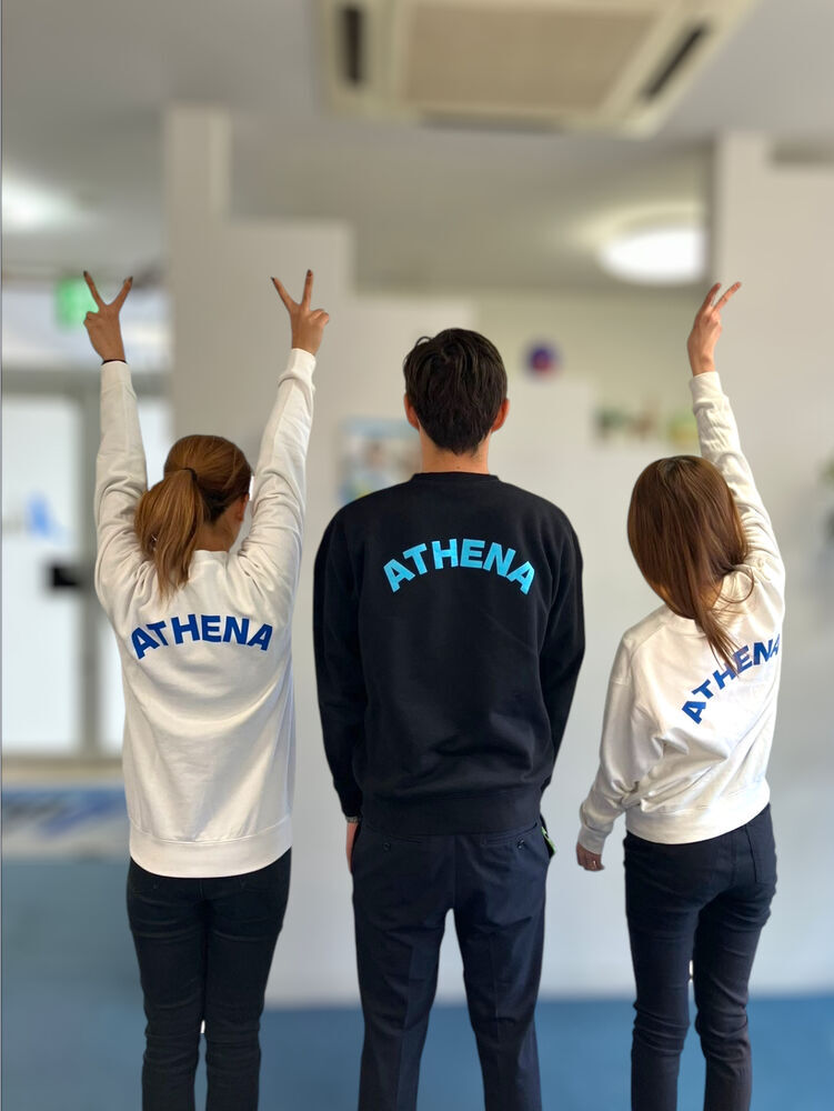 Athena新しいトレーナー